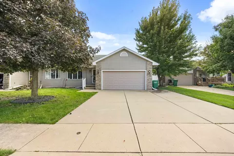 613 SE Tower Ct, Ankeny, IA 50021