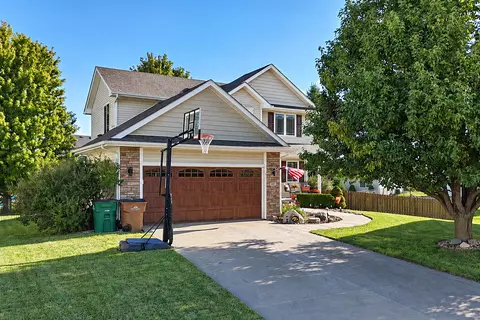 401 NW 10th Cir, Grimes, IA 50111