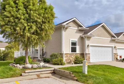 1011 SW 5th Ct, Grimes, IA 50111