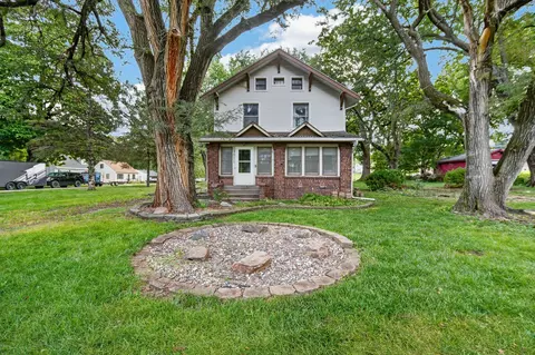 3011 64th St, Urbandale, IA 50322