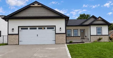 2301 N 8th Ave E, Newton, IA 50208