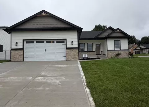 2301 N 8th Ave E, Newton, IA 50208
