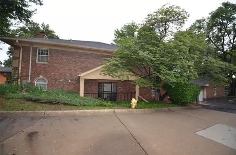 1209 50th St #6, West Des Moines, IA 50266