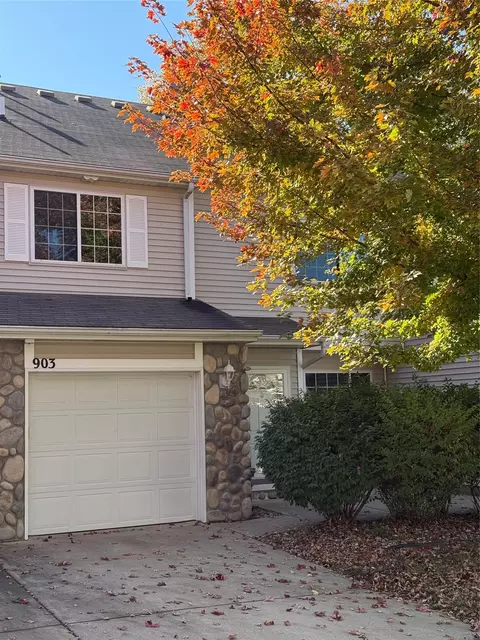 3799 Village Run Dr #903, Des Moines, IA 50317