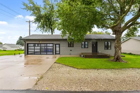 103 NE 4th St, Panora, IA 50216