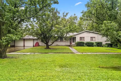204 4th St NW, Mitchellville, IA 50169