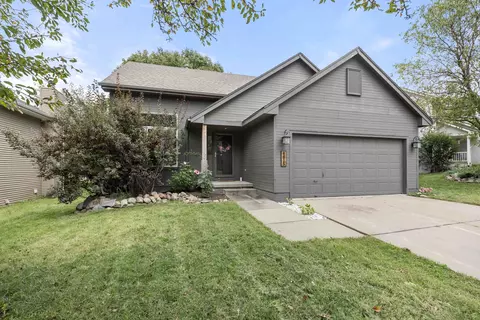 4815 Wistful Vista Dr, West Des Moines, IA 50265