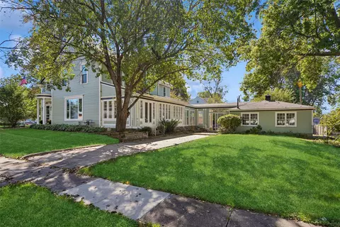 402 W Montgomery St, Knoxville, IA 50138