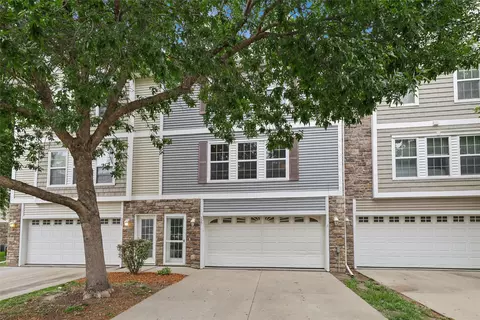 327 NE Sandalwood St, Waukee, IA 50263