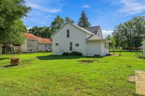 Exterior - 1624 Main St, Adel, IA 50003 photo 5 of 6