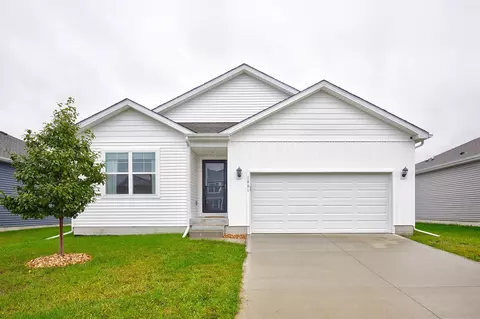1051 35th St SW, Altoona, IA 50009