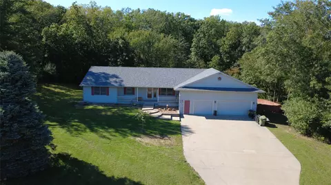 2614 W Larson St, Knoxville, IA 50138
