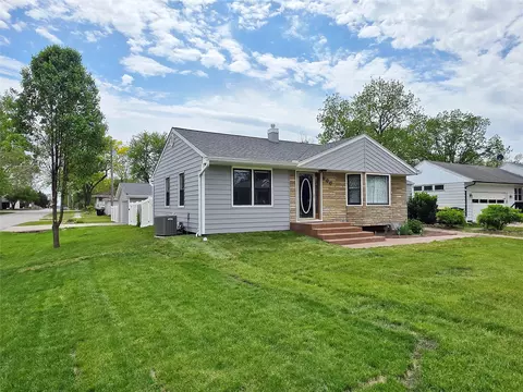 800 Walnut St, Waukee, IA 50263