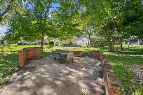 Exterior - 8644 Summit Dr, Clive, IA 50325 photo 5 of 6