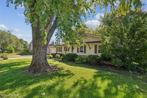 Exterior - 8644 Summit Dr, Clive, IA 50325 photo 3 of 6