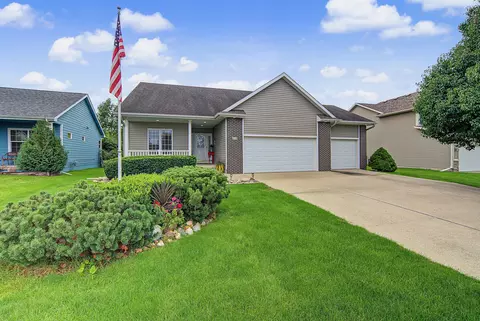 210 21st St SW, Altoona, IA 50009