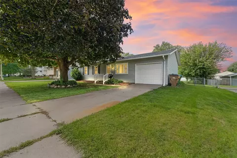 603 6th Street Pl SE, Altoona, IA 50009