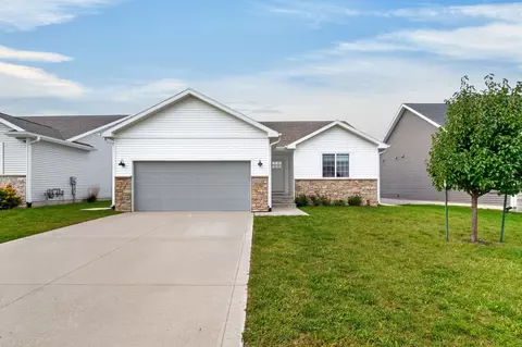 216 NW Lexington Dr, Waukee, IA 50263