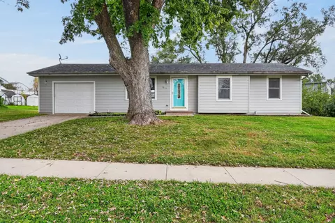 1014 Holly Dr, Norwalk, IA 50211