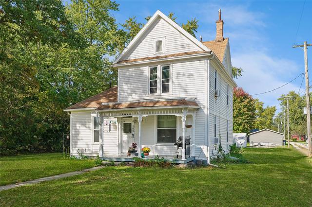 109 4th St NW, Mitchellville, IA 50169