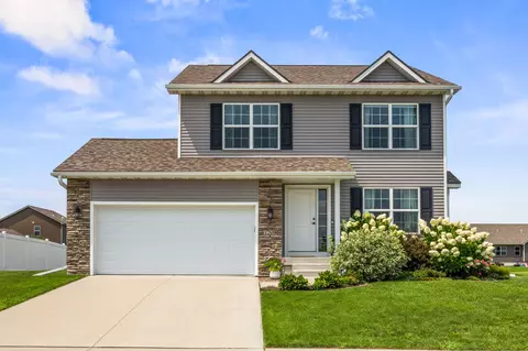 1208 Pleasant St SE, Bondurant, IA 50035