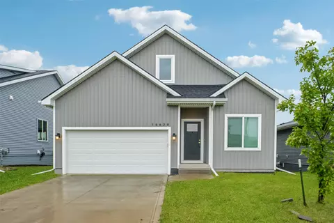 16628 Goodman Dr, Urbandale, IA 50323