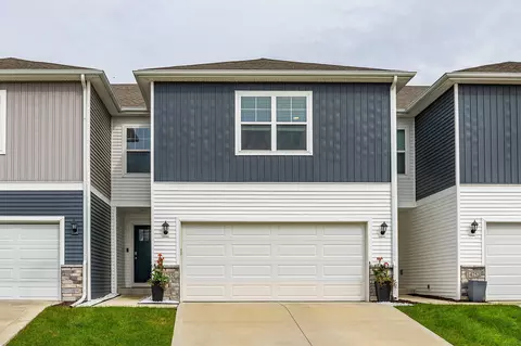 14255 Bentwood Dr, Urbandale, IA 50323