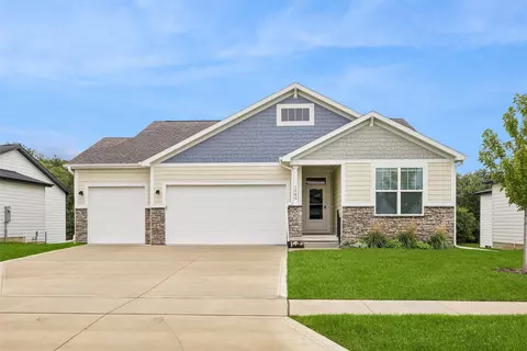 1585 NW Parkside Ln, Waukee, IA 50263