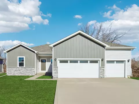 4737 173rd St, Urbandale, IA 50322