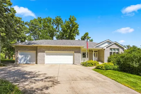 115 E Pine Ridge Dr, Polk City, IA 50226