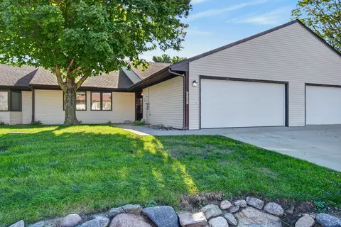 5018 Karen Dr #305, Panora, IA 50216