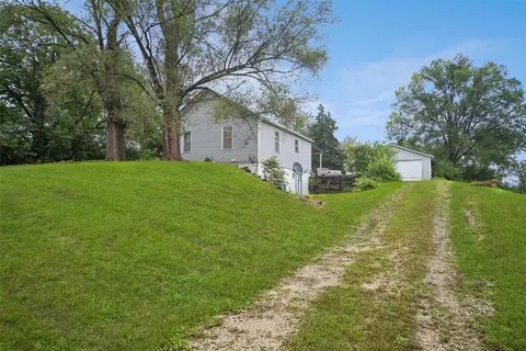 105 S Dewey St, Osceola, IA 50213