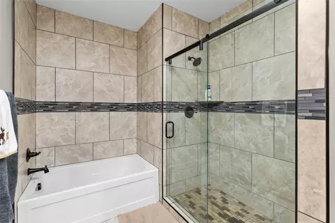 Bath - 4835 Lisbon St, Prole, IA 50229 photo 1 of 3