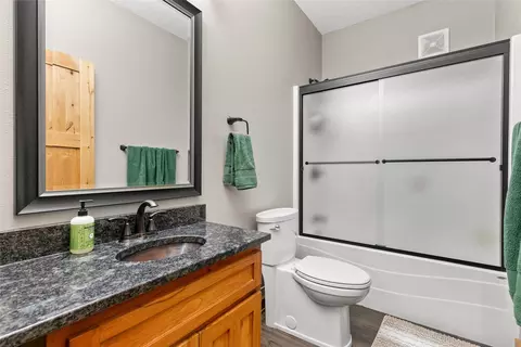Bath - 4835 Lisbon St, Prole, IA 50229 photo 2 of 3