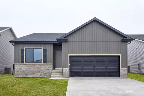 1203 NW Petersen Dr, Waukee, IA 50263