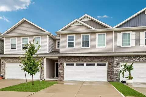 917 Maywood Ln, Waukee, IA 50263