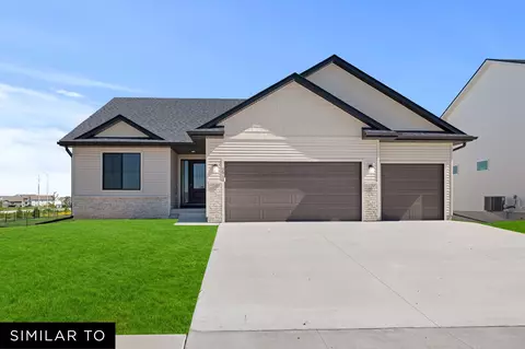 1435 Cedar St, Waukee, IA 50263