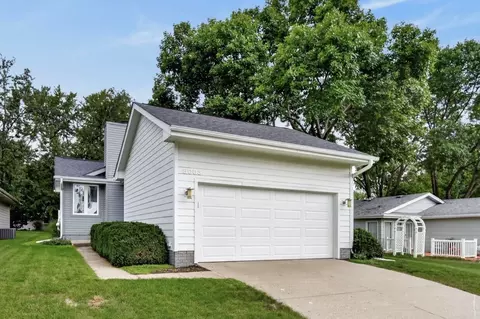 8003 Alpine Dr, Urbandale, IA 50322