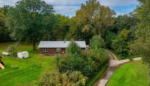 914 W 8th St, Madrid, IA 50156
