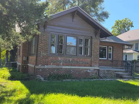 420 Olinda Ave, Des Moines, IA 50315