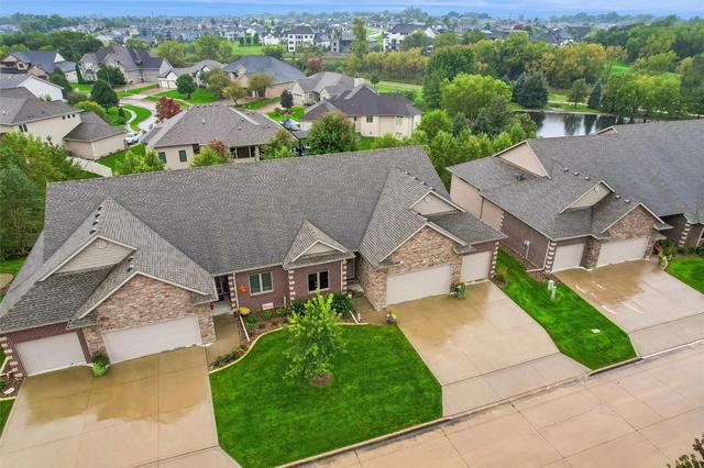 16544 Valleyview Ln, Clive, IA 50325