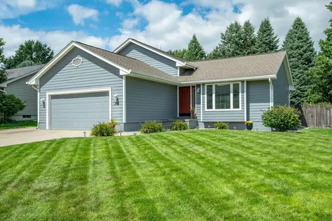 205 7th St NW, Altoona, IA 50009