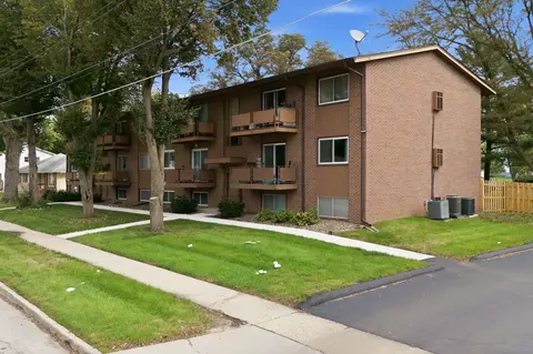 4209 65th St #4, Urbandale, IA 50322