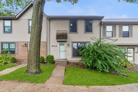 8612 Alpine Dr #E, Urbandale, IA 50322