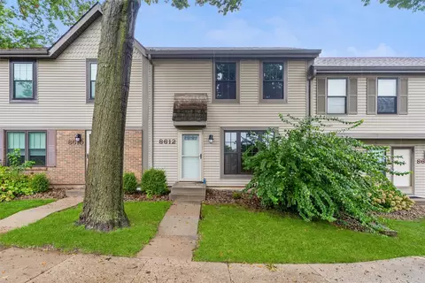 8612 Alpine Dr #E, Urbandale, IA 50322