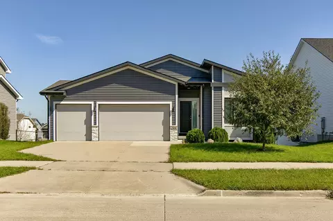 1913 Southbridge Dr, Adel, IA 50003