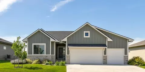 8924 Beery Pl, Johnston, IA 50131