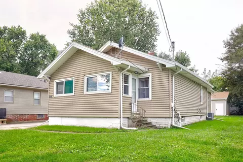 3502 Wright St, Des Moines, IA 50316
