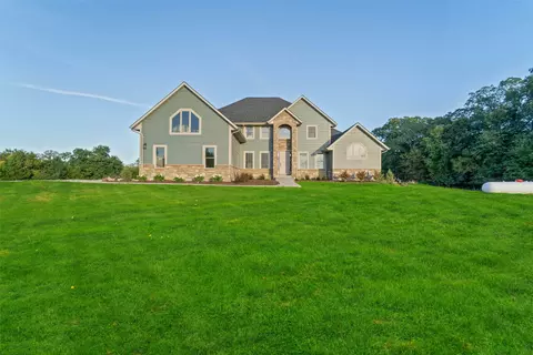 410 Mayapple Ln, Boone, IA 50036