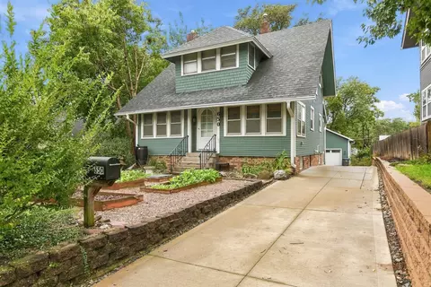 650 37th St, Des Moines, IA 50312